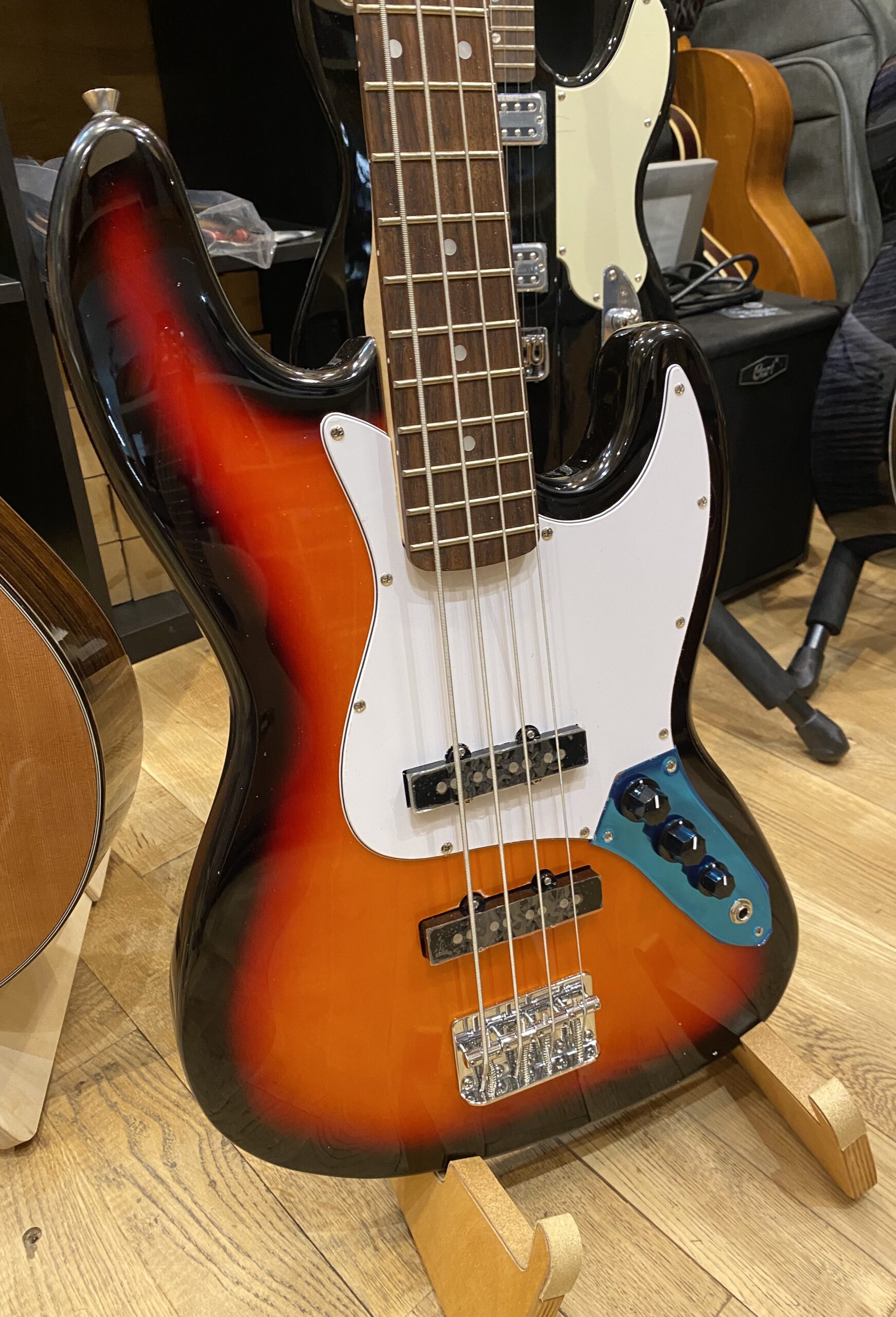 Egmond Jazz Bass sunburst - Afbeelding 4