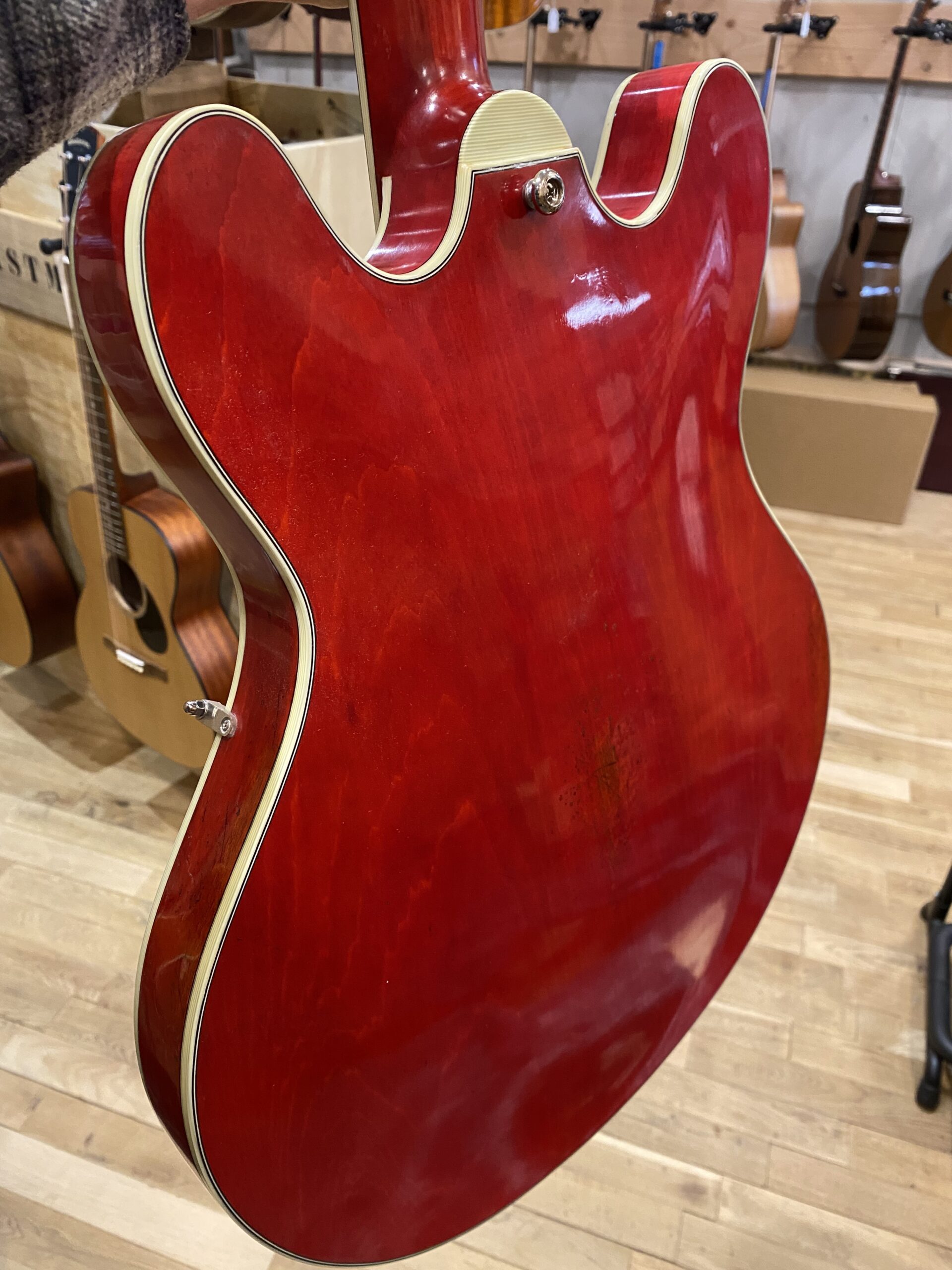 Eastman T64/V antique red met bigsby - Afbeelding 4