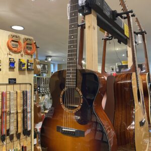 Eastman E2 OM DLX SB
