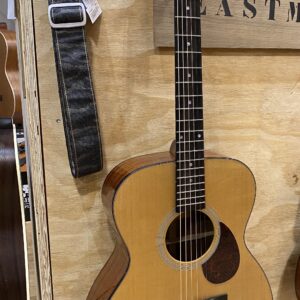 Eastman E1Om Deluxe