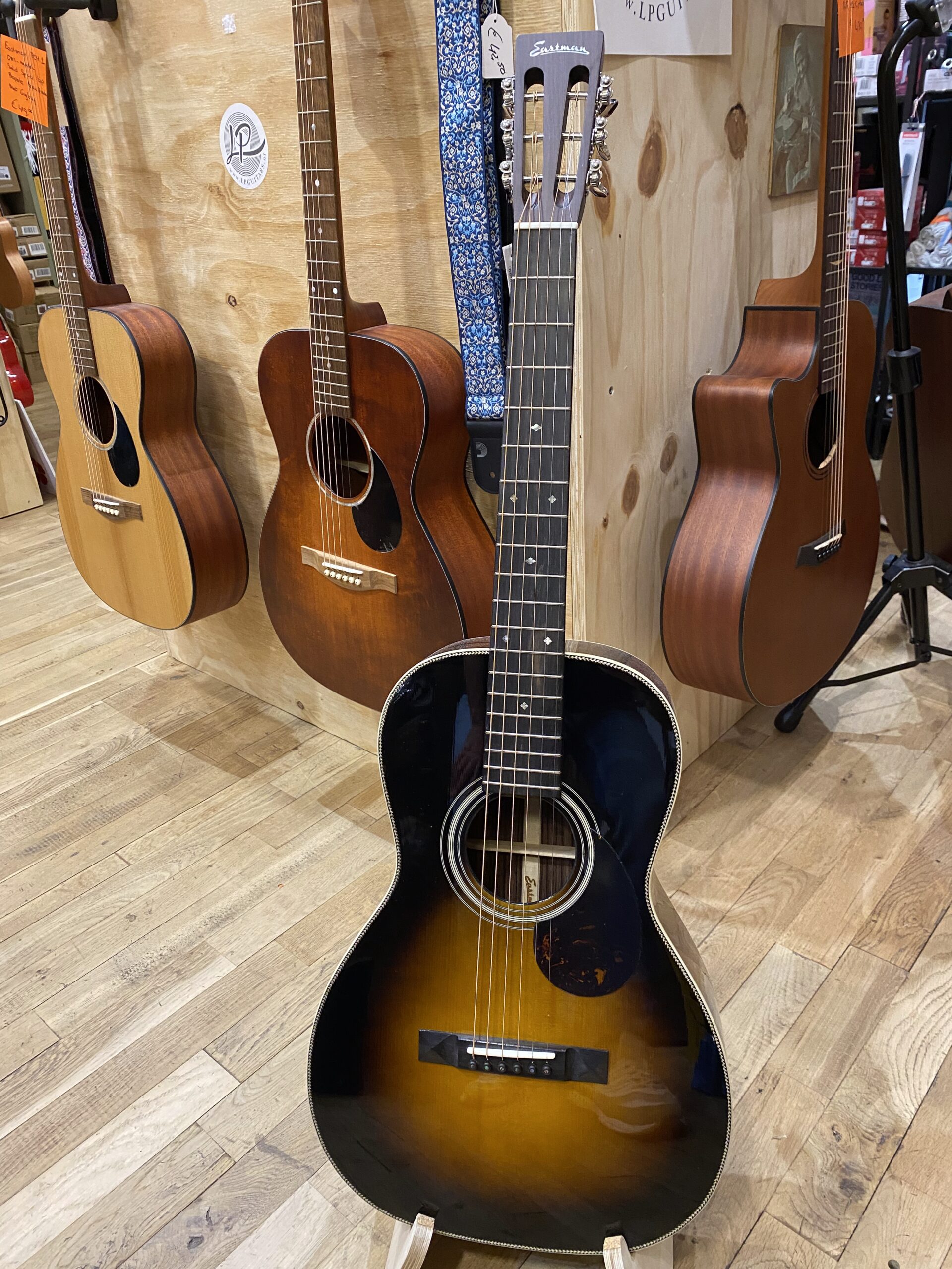 Eastman E20P Parlor gitaar
